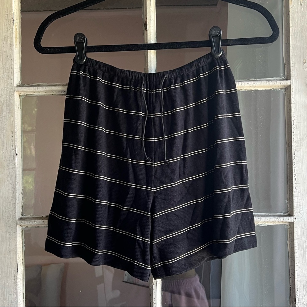 Vince Black Striped Drawstring Pull On Shorts